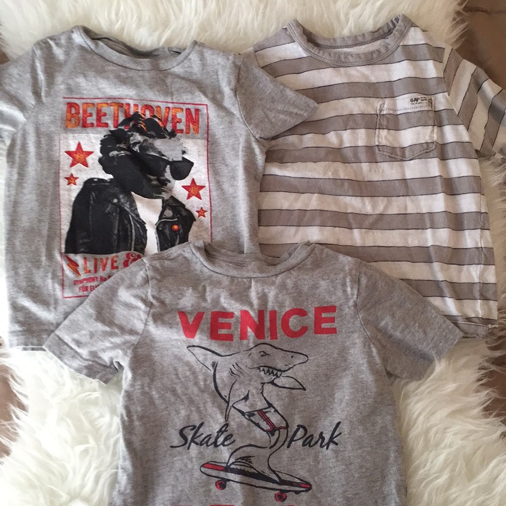Set of 3 Gap boys t-shirts.